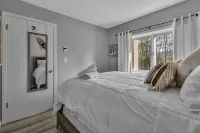 Hillside Getaway Ski-in Ski-Out Retreat in Ellicottville, NY Sleeps 4 - 4-Star