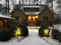 Luxury Mountain Home: Golf, HotTub, Mountains, Lake, and Trillium Club Amenities - WiFi