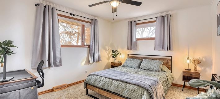Close to Everything! w/ Sauna, Fireplace, & Large Backyard Hotels in Arvada