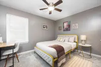 Contemporary Rustic Luxe Retreat - Near FT Moore - balcony