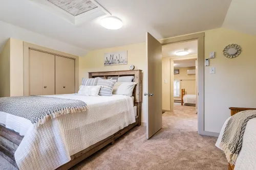 Dog-Friendly Farmhouse • Hot Tub • 1+ Acre • Near Beach, Golf, and Casino! - Homestays