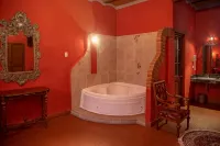 Hotel Monasterio - Pet friendly