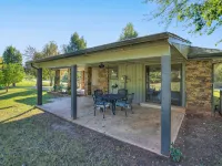 Private Cabin on acreage with pool & tennis court! - 3-Star