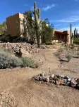 10 Minute Walk to Downtown Cave Creek Restaurants, Night Life and Shops - Wi-Fi