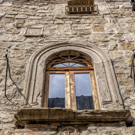 Medieval House built in 1200 in the centre! FREE private parking