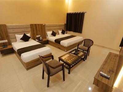 Hotel Radhavan