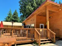 Lake Nahwatzel Resort, Cabin #1, Shared Dock just steps away! Now with WIFI! - Chalets