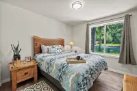 Cabin at Rainier: New-AC-WiFi-Lg. Yard - Alphydda