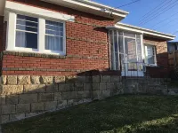 ROCKLYN HOUSE - QUIET, CONVENIENT & CENTRAL LOCATION - Bungalows