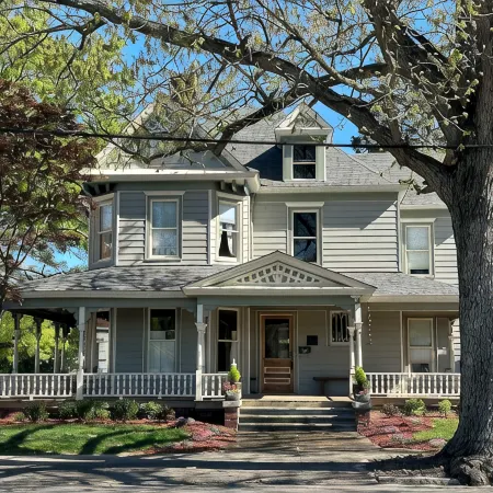 Spacious 4-bedroom house in charming Wilson with AC, WiFi