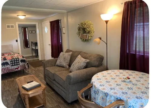 Clean cottage on the Eagle River Chain, dock, firewood, edge of town - Wi-Fi