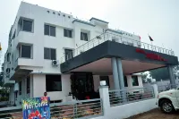 Hotel Devraj Palace - parking