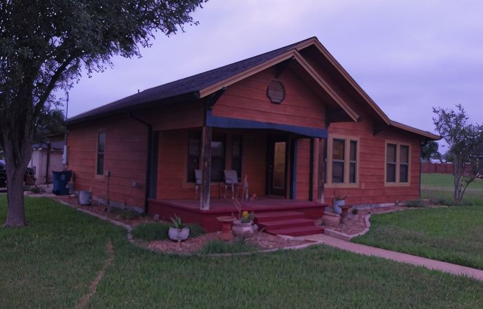 Charming Lodge in Poth, TX