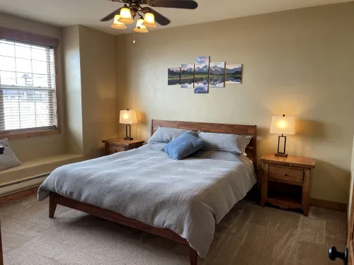 Buffalo Valley - Spacious Condo w/ 1 king bed and 2 queen beds - 3-Star