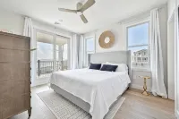 BEACHFRONT Multi-Family Home, 3 levels with decks! - Boutique
