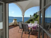Elegant villa directly on the lake - balcony