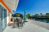 3BR Waterfront townhome Matlacha with hot tub, boat dock WiFi, bikes and kayaks - 무료 와이파이