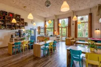 Stayokay Hostel Haarlem - Parkplatz