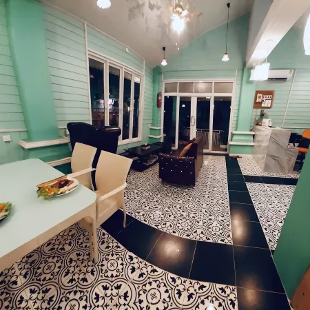Q-thong bungalow