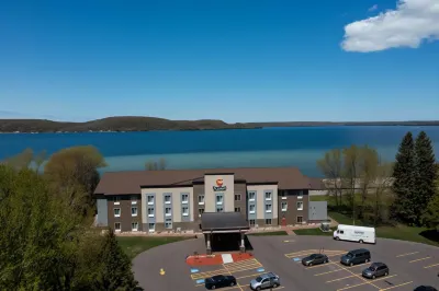 Comfort Inn & Suites Munising-Lakefront Hotels in Wetmore