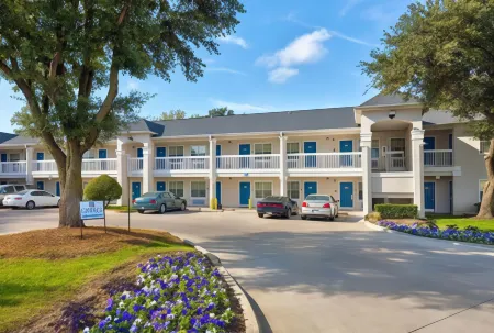 Studio 6 North Richland Hills, TX - Fort Worth Отели в г. Ричленд Хилс