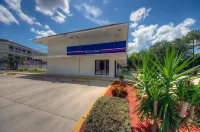 Motel 6 Bradenton, FL Hotels near Walmart Supercenter