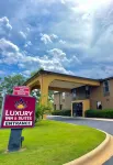Luxury Inn & Suites Hotels near Edmund Pettus Bridge