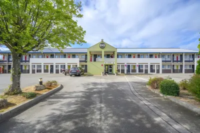 B&B Hotel Lorient Lanester Hotel dekat Parc des Expositions