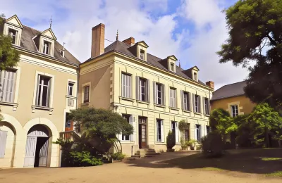 La Grande Maison - Gites, Chambre D'hote, B&B Hôtels à : Loudun