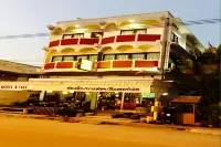 EZ House Hotel dekat Silapachai Ham Sukhothai