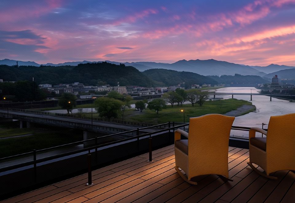 아유 노 사토 강 전망