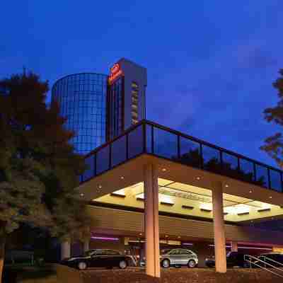 Hilton Memphis Hotel Exterior