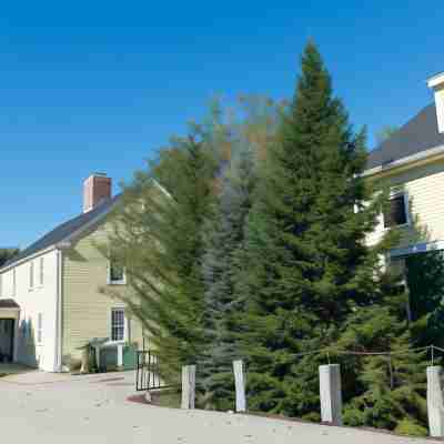 Three Chimneys Inn Hotel Exterior