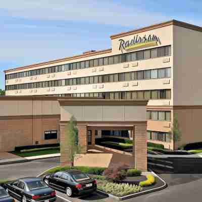 Radisson Hotel Freehold Hotel Exterior