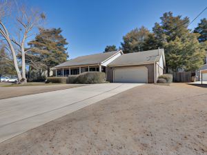 Lovely Decatur Home w/ Yard ~ 6 Mi to Town!