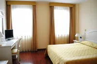 International Hotel Các khách sạn gần Global Nautic