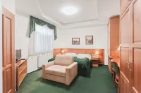 Hotel Peko Hotel berhampiran Kostel Svateho Frantiska Z Assisi