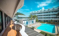 Blue Carina Hotel(Central Phuket) - Beach
