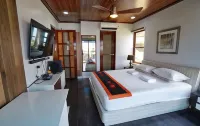 Noni's Resort Hotels in Taal