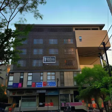 The Living Hub Business Hotel, Kolhapur