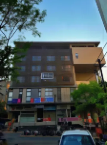 The Living Hub Business Hotel, Kolhapur