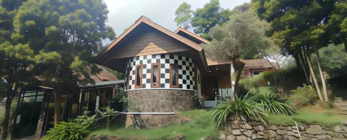Forest Resort & Onsen فنادق في Pacet