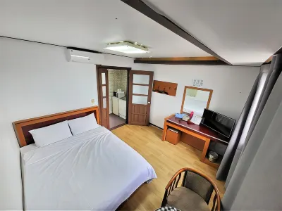 Eulwangri Four Season Pension Hotels near Eurwangni Beach