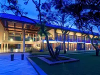 Sigiriana Resort by Thilanka Các khách sạn gần Inamaluwa Isipathanarama Viharaya