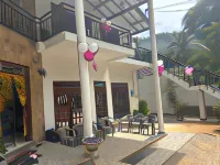 Lily rest Hotels in Halloluwa