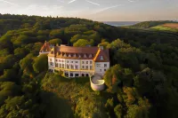 Zinar Castle Hotels near كراكاو
