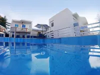 Naiades Luxury Apartments - Beach