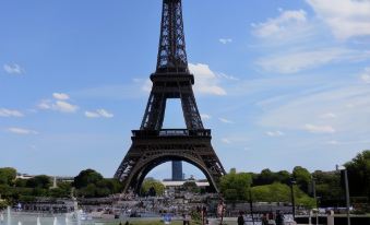 Eiffel Edge Escape 30 m from Eiffel Tower