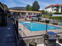 Osoyoos Lakeview Inn & Suites - Pools