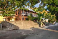 The Old Gin House Hotel Hotels in 